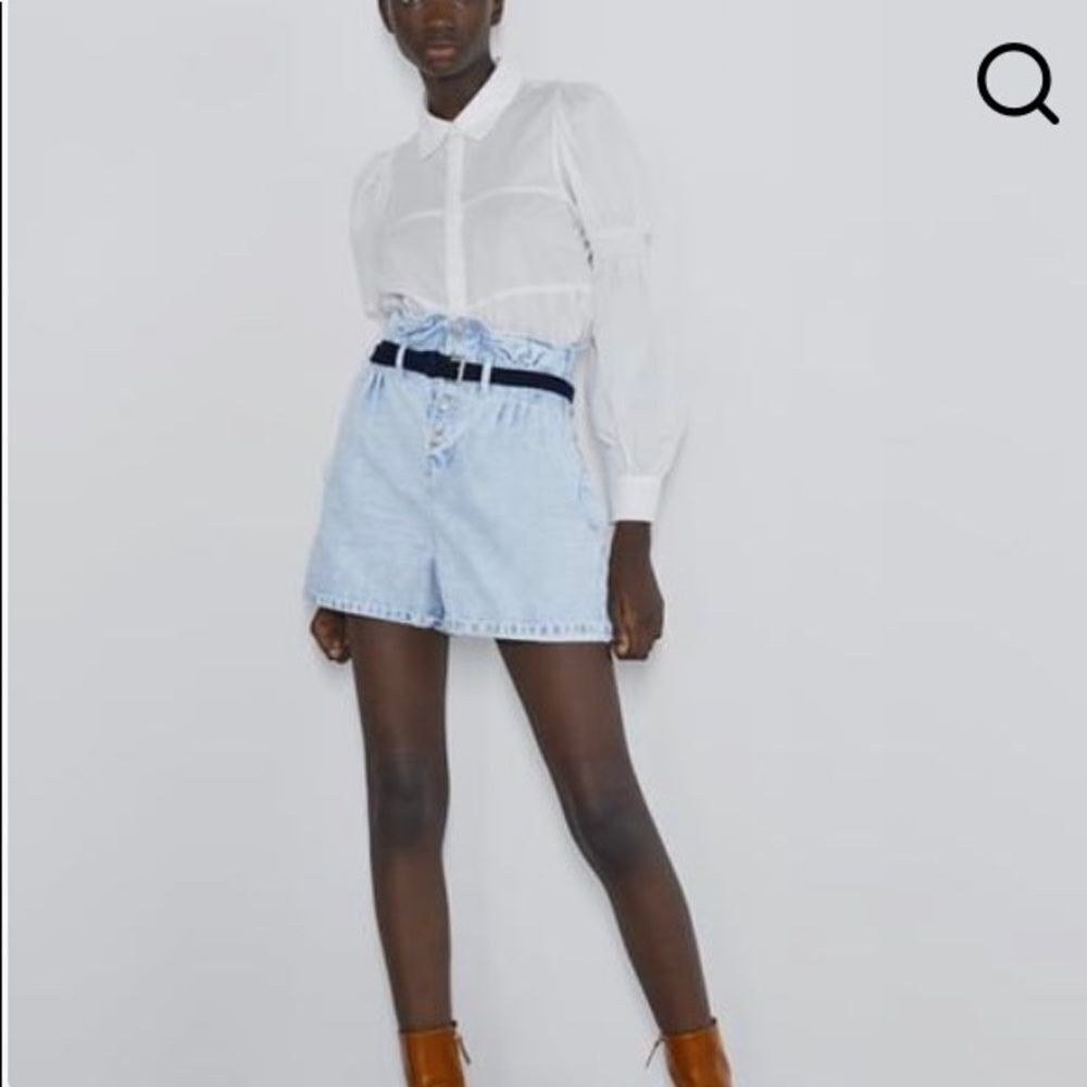 ZARA light wash high waisted pleated paper bag buttons fly jeans shorts S